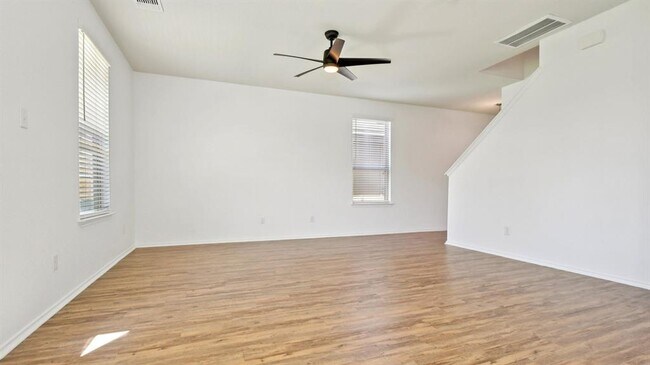 Building Photo - 141 Miracle Dr