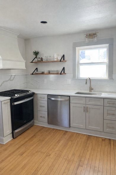 Building Photo - 324 E Michigan St