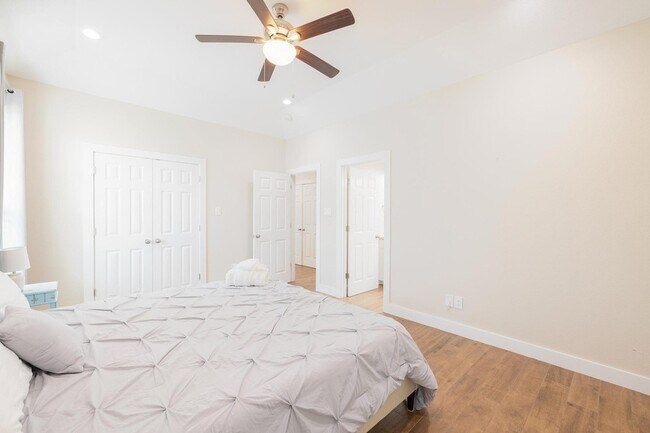 Building Photo - 4129 Fort Bend Dr