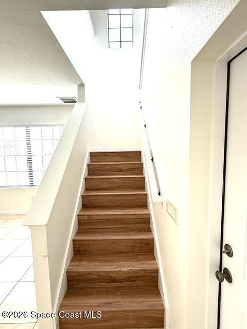 Building Photo - 1335 Lara Cir