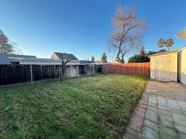 Building Photo - $500 MOVE IN SPECIAL!!!! 3 BEDROOM HOME IN PLEASANTON, CA!!!