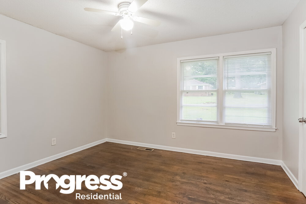 Building Photo - 812 Nelson Dr