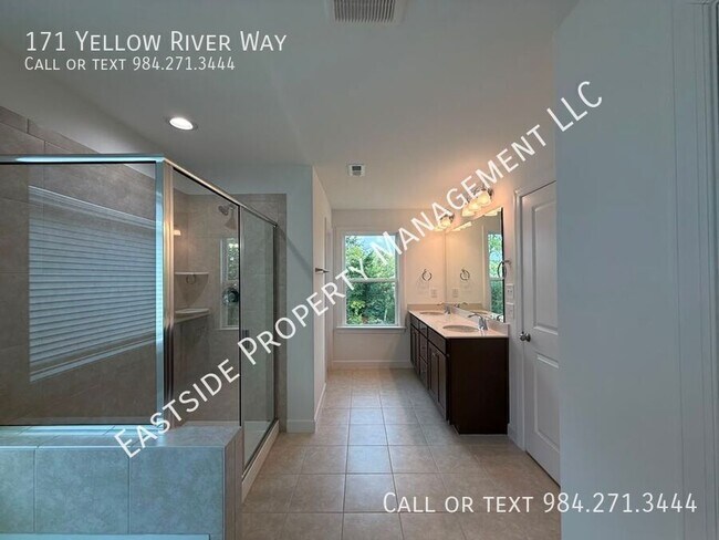 Building Photo - 171 Yellow River Wy