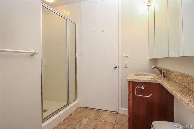 Building Photo - 35 N Chatsworth Ave