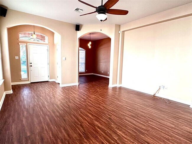 Building Photo - 10200 Channel Island Dr