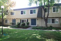 Building Photo - $3995 - Fully Remodeled 3Bd / 3Ba Large Townhome in Santa Teresa area - **BREAK LEASE**