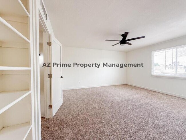 Building Photo - 4440 W Solano Dr N