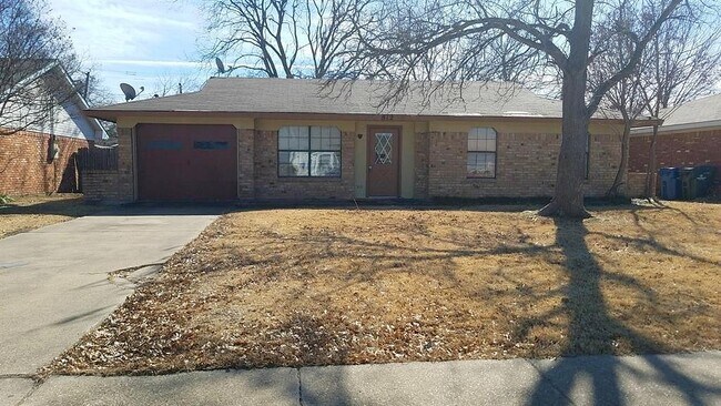 Building Photo - 812 Quinette Dr