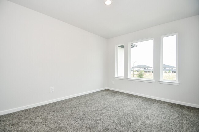Building Photo - 21835 Erskine Peaks Pl