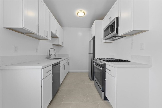 Building Photo - 2464 Penmar Ave