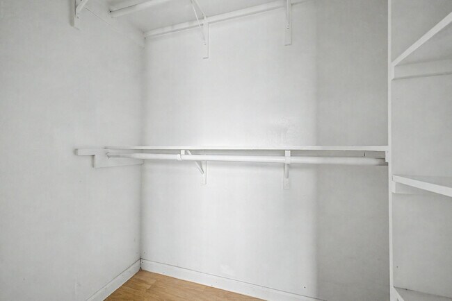 Building Photo - 17801 N 8th Dr