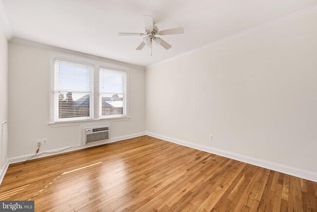 Building Photo - 922 S Washington St