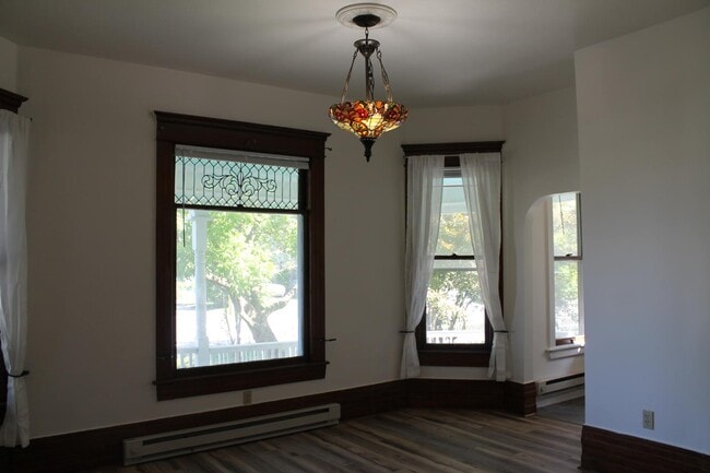 Building Photo - 3803 Military St