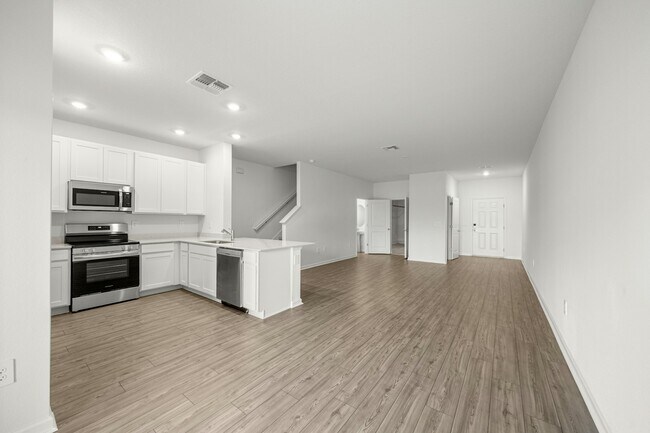 Building Photo - 4903 SW 81st Lp