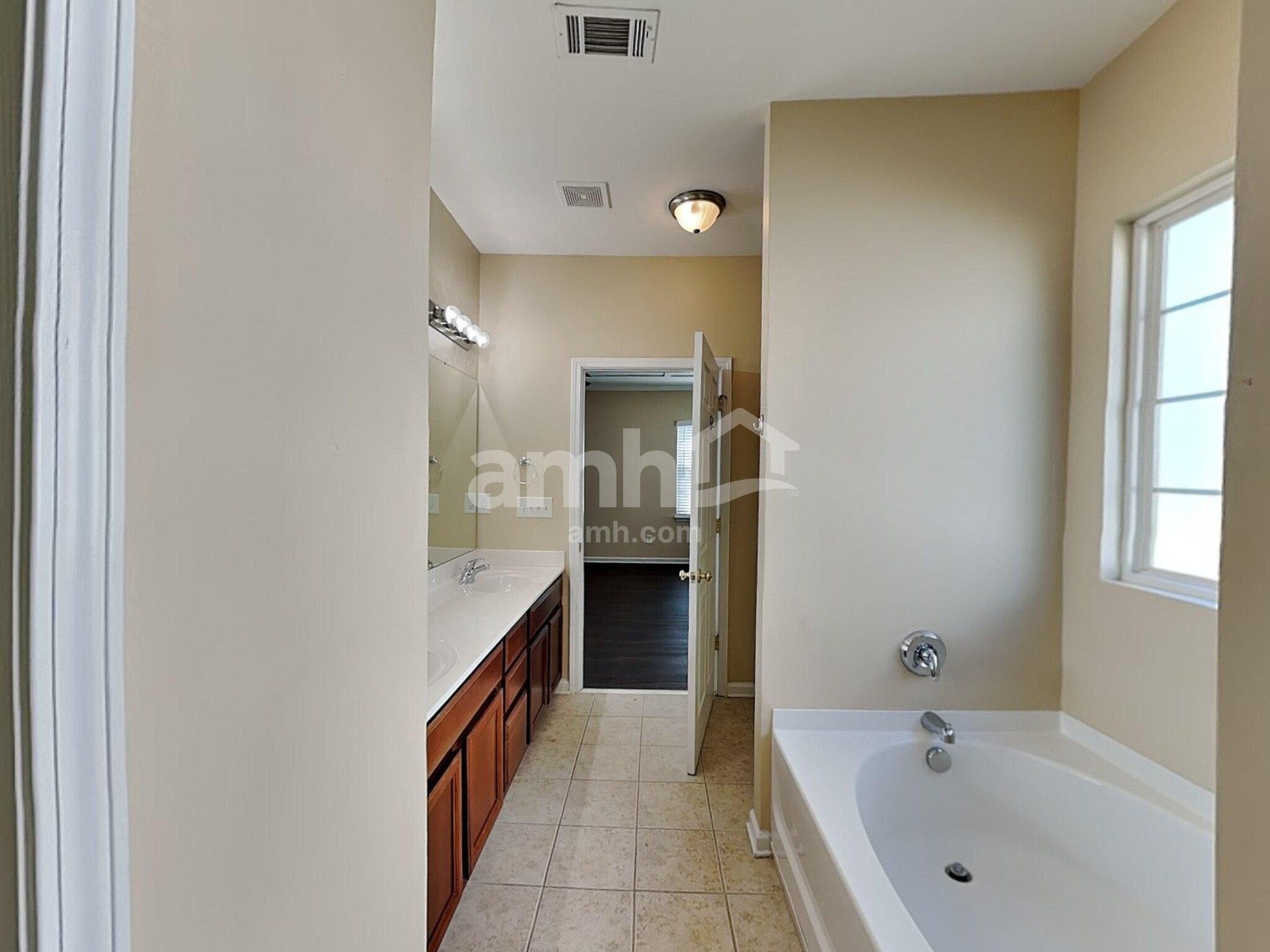 Building Photo - 11225 Amherst Glen Dr