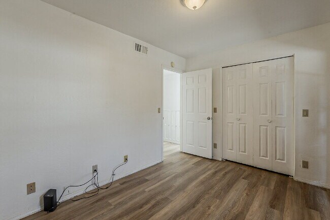 Building Photo - 1028 S Ash Ave