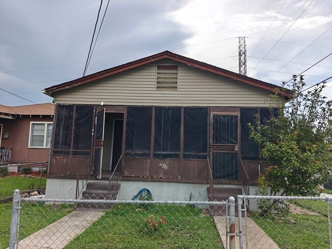Building Photo - 1940 Feliciana St