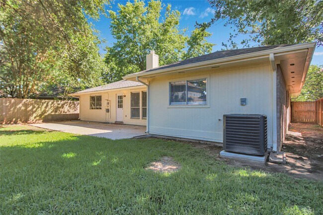 Building Photo - 8235 Alabaster Dr