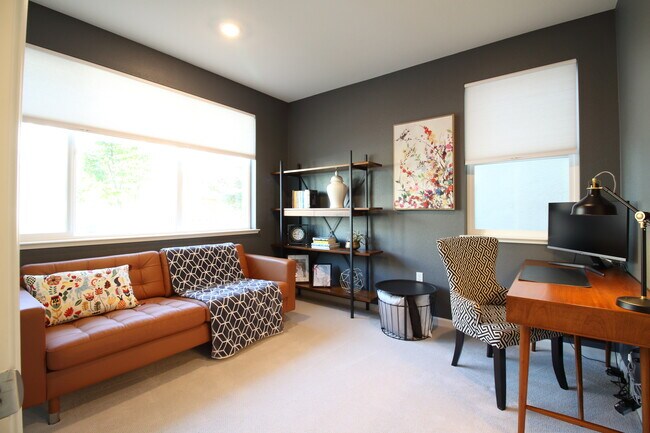 Building Photo - 164 Agustin Narvaez St