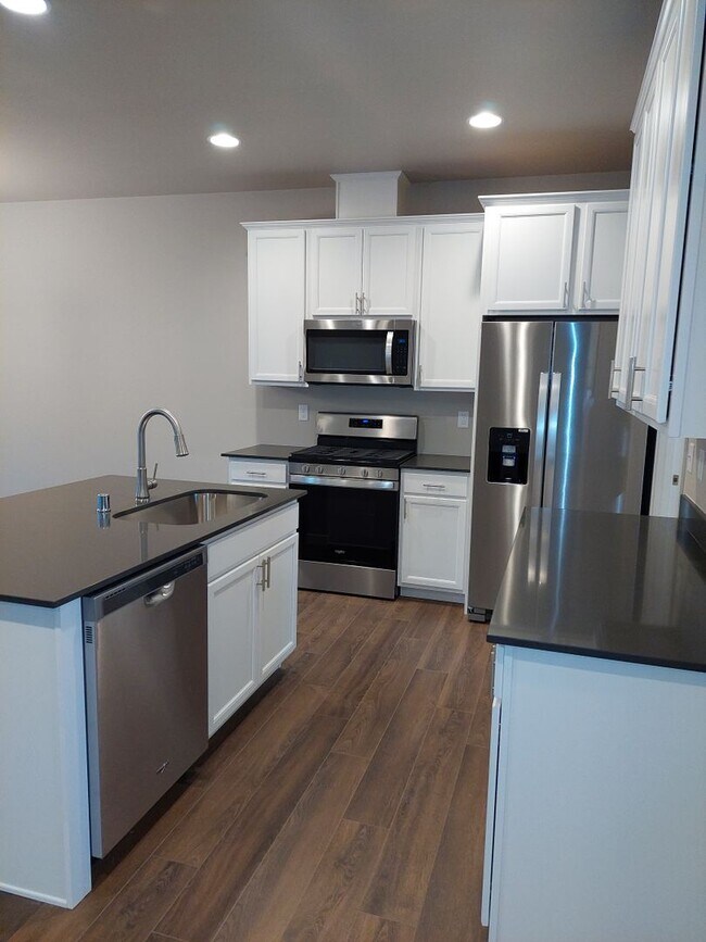 Building Photo - Beautiful Three Bedroom In Ferndale