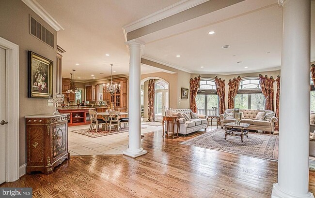 Building Photo - 7841 Montvale Way