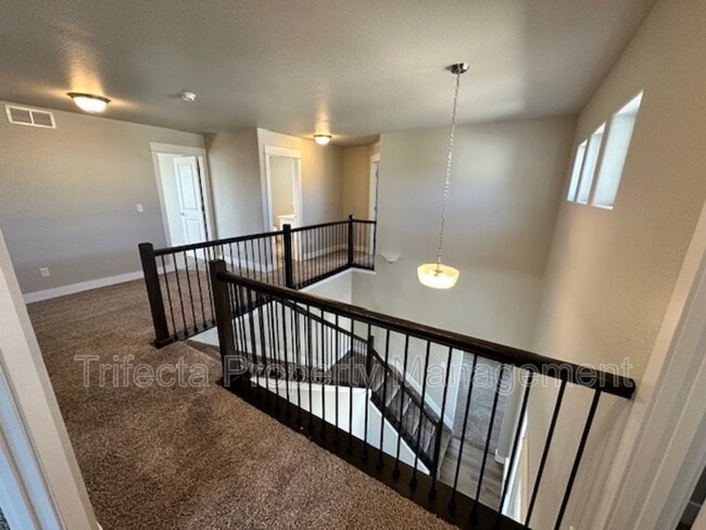 Building Photo - 5403 Vona Dr