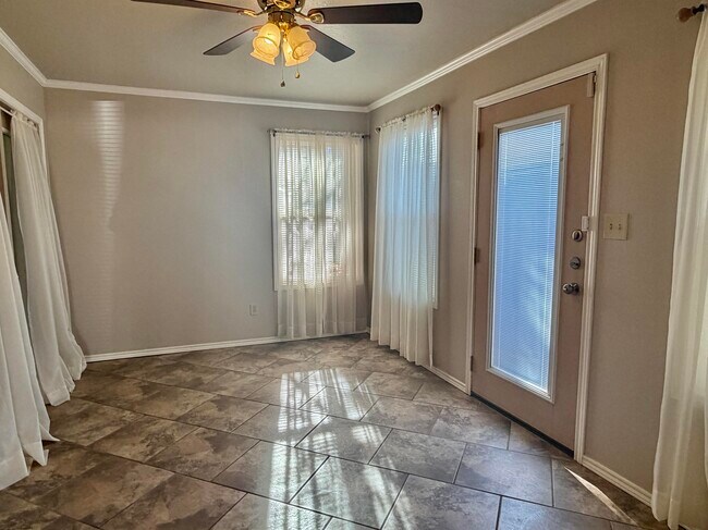 Building Photo - 3315 78th St