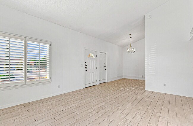 Building Photo - 204 Cutlass Dr