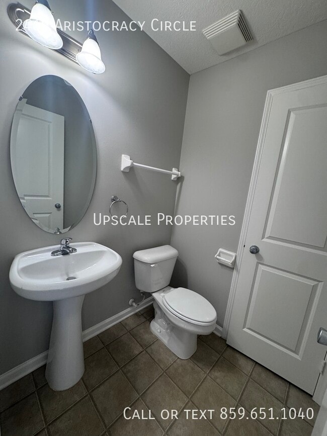 Building Photo - 2469 Aristocracy Cir