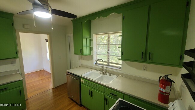 Building Photo - 4 Pleasant View Cir