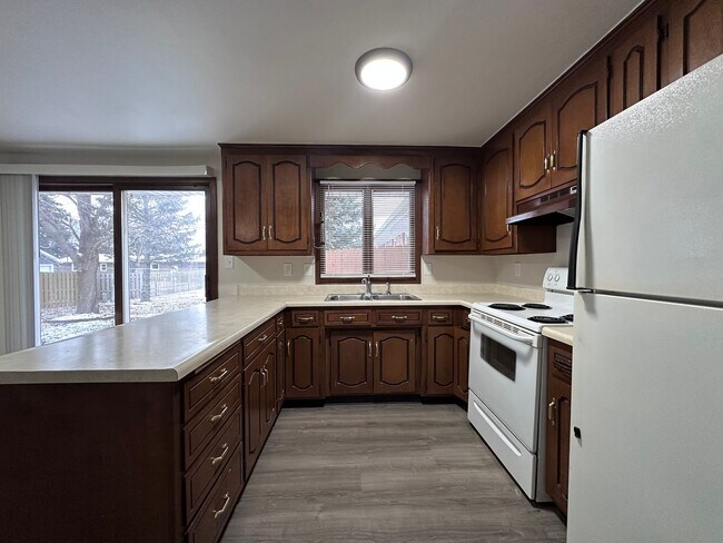 Building Photo - 1255-1325 O Keefe Rd