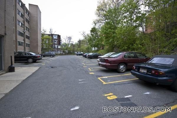Primary Photo - 125 Chiswick Rd