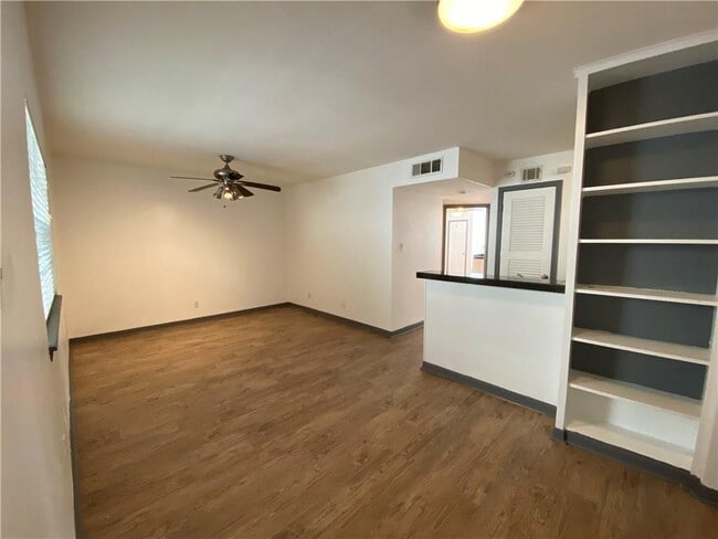 Building Photo - 4306 Avenue A