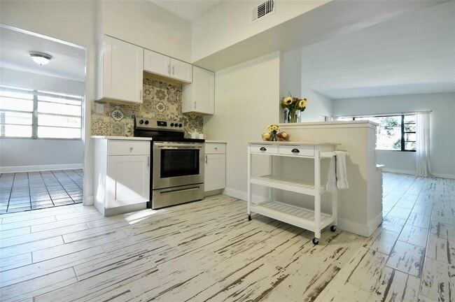 Building Photo - 336 Bunker Pl