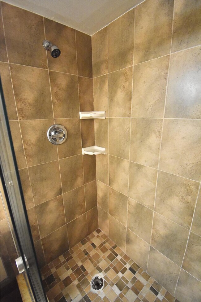 Building Photo - 4301 Martinique Cir