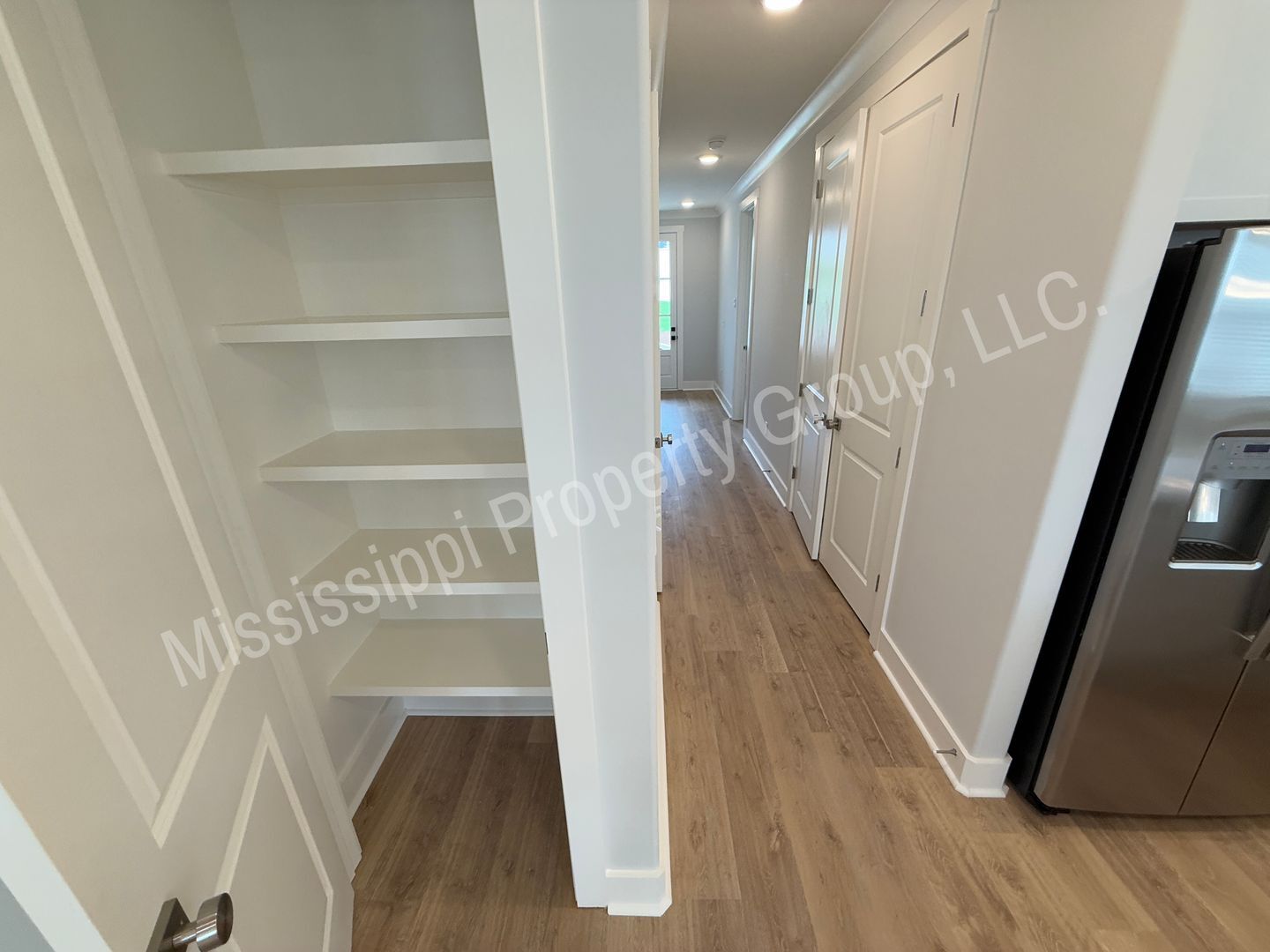 Building Photo - 611 Miramar Ln