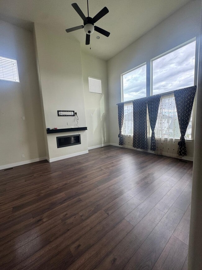 Primary Photo - 1109 W Meridian Dr