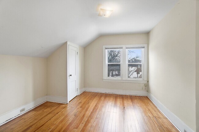 Building Photo - 3523 Clifton Ave