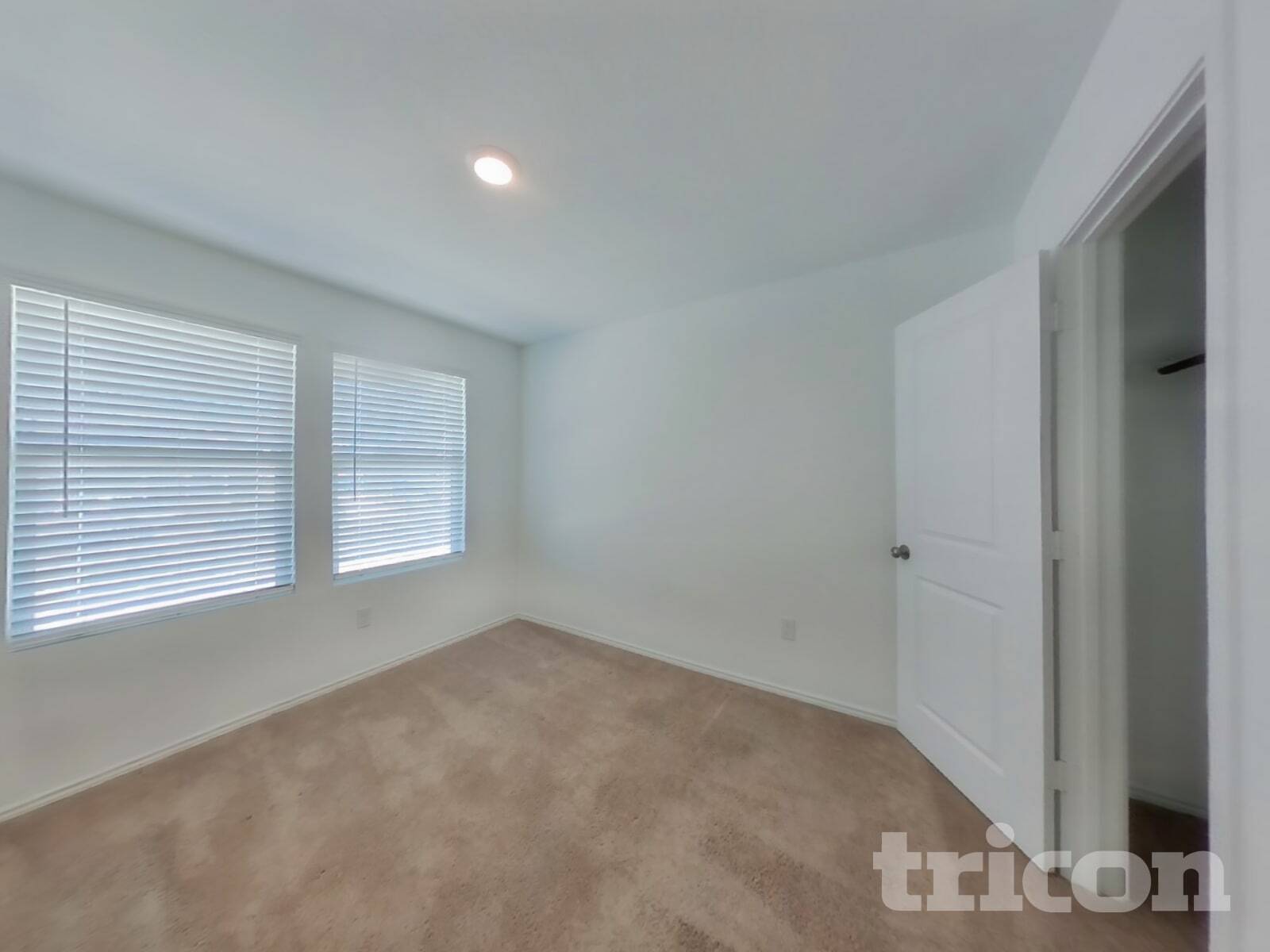 Building Photo - 5715 Vista Point