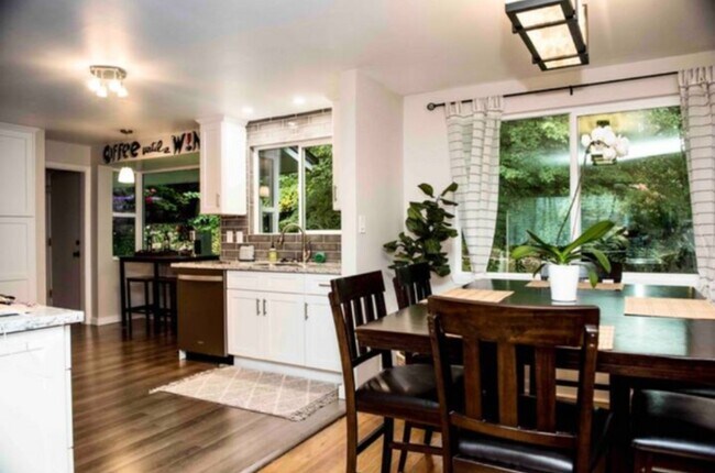 Building Photo - 1945 S 2600 E