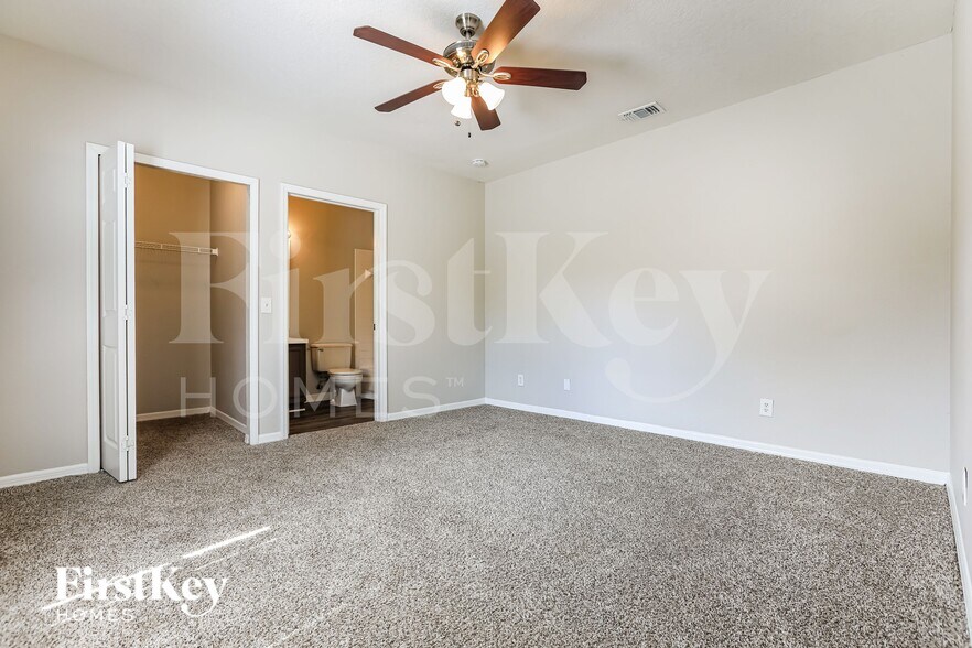 Building Photo - 3169 N Biscayne Dr