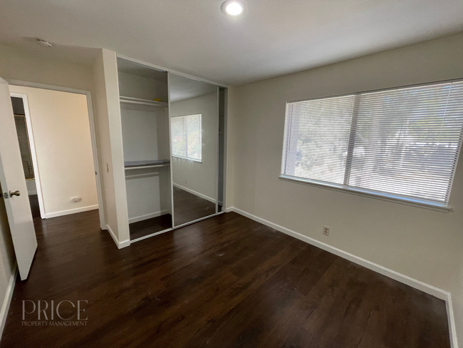 Building Photo - 3 Bedroom Condo in Rancho Cucamonga