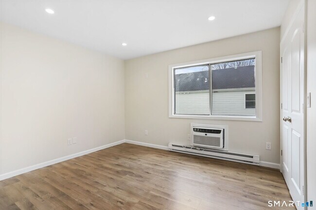 Building Photo - 7 Hamilton Ave