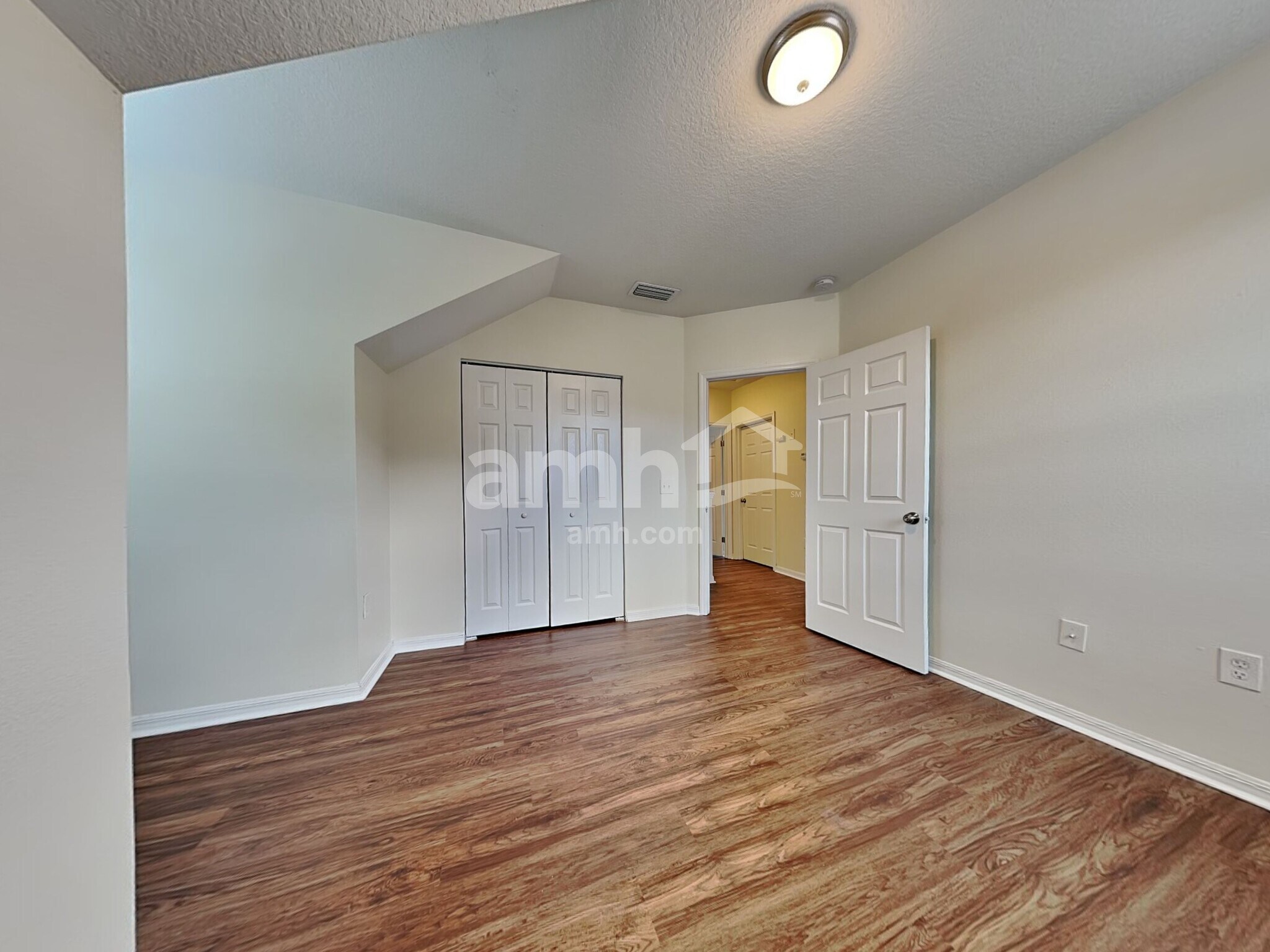 Building Photo - 10225 Summerview Cir