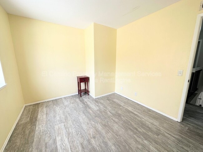 Building Photo - 955 Lamark Ln