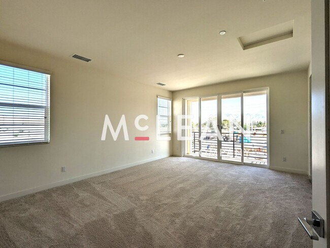 Building Photo - Beautiful Two-Story Four Bedroom Home at t...