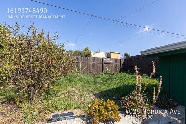 Building Photo - 4028 Nordica Ave