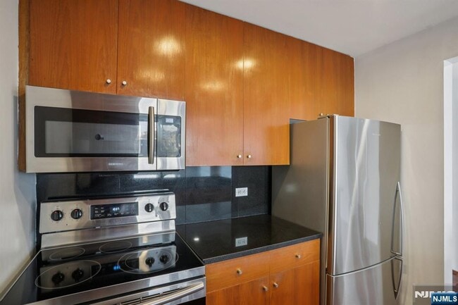 Building Photo - 3110 City