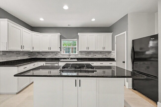 Building Photo - 130 Groveland