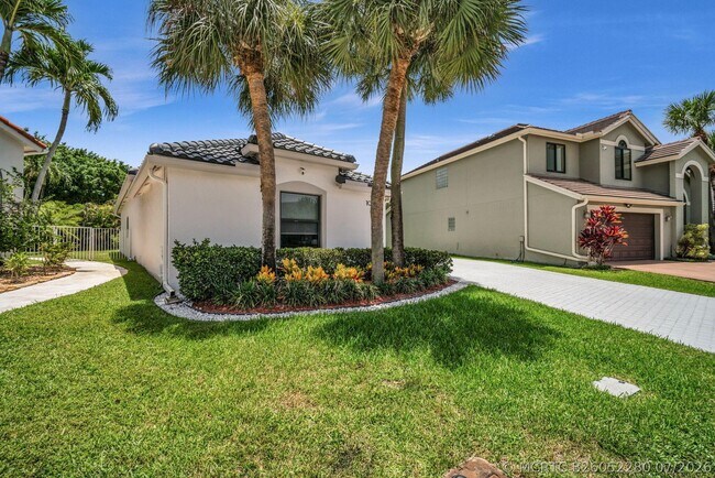 Building Photo - 10852 La Salinas Cir